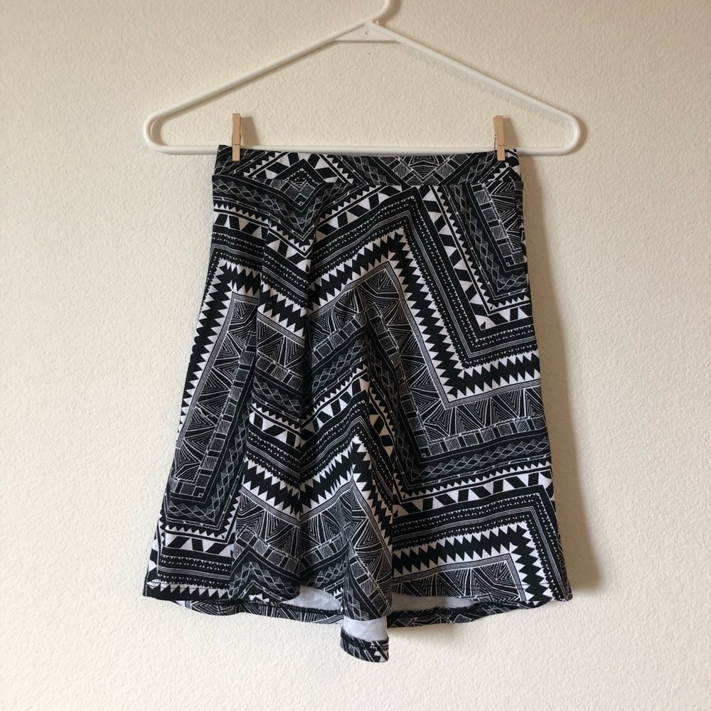 Patterned skater skirt